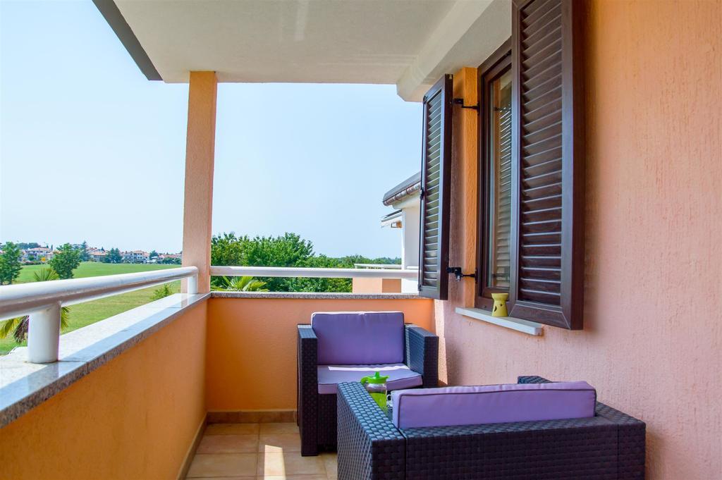 Apartment Roko Umago Esterno foto