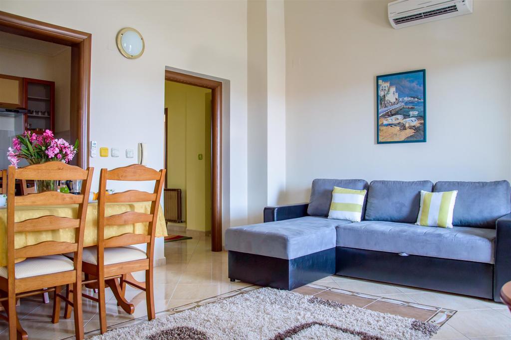 Apartment Roko Umago Esterno foto