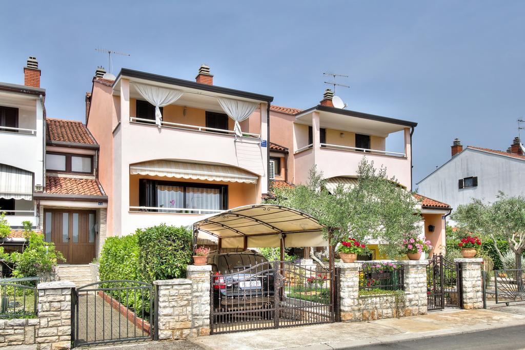 Apartment Roko Umago Esterno foto