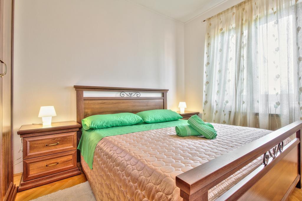 Apartment Roko Umago Esterno foto