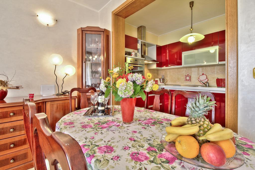 Apartment Roko Umago Esterno foto