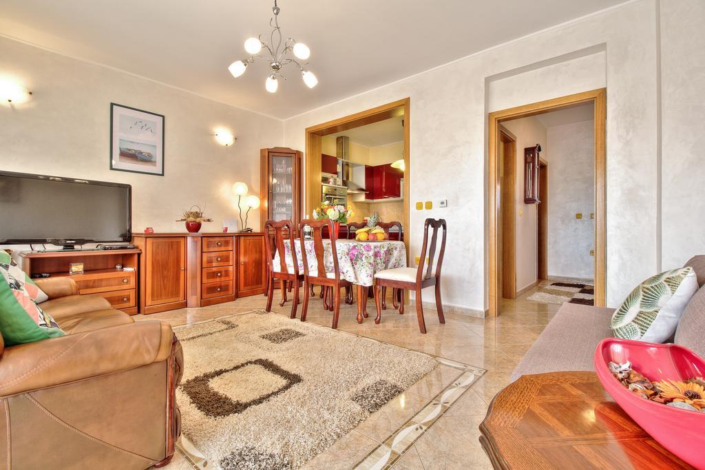 Apartment Roko Umago Esterno foto