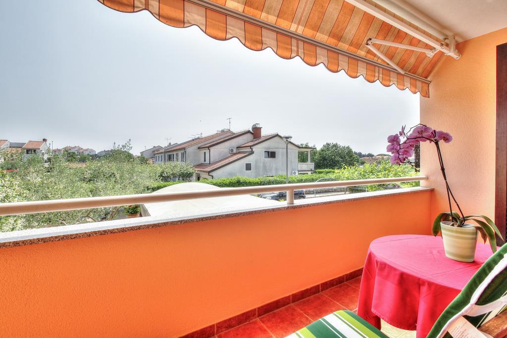 Apartment Roko Umago Esterno foto
